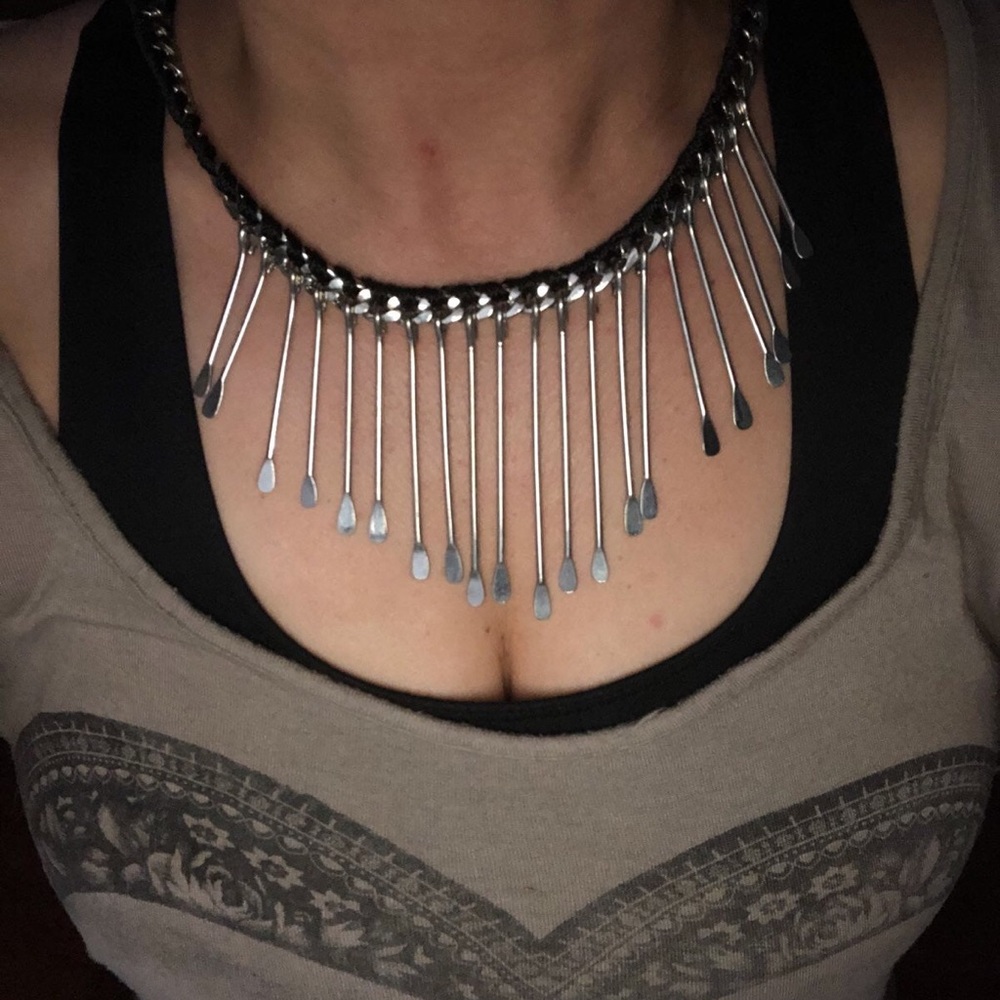 Dillard’s Beautiful Necklace - Picture 5 of 5